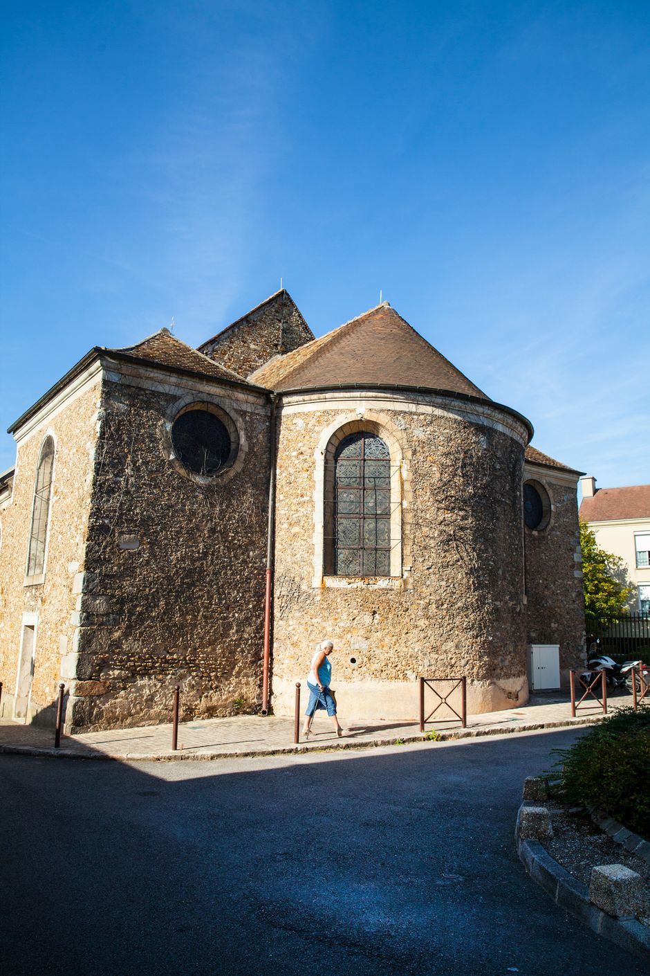 Eglise de Montlhéry - Agrandir l'image, . 0octets (fenêtre modale)