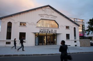 Devanture du théâtre de la passerelle à Palaiseau